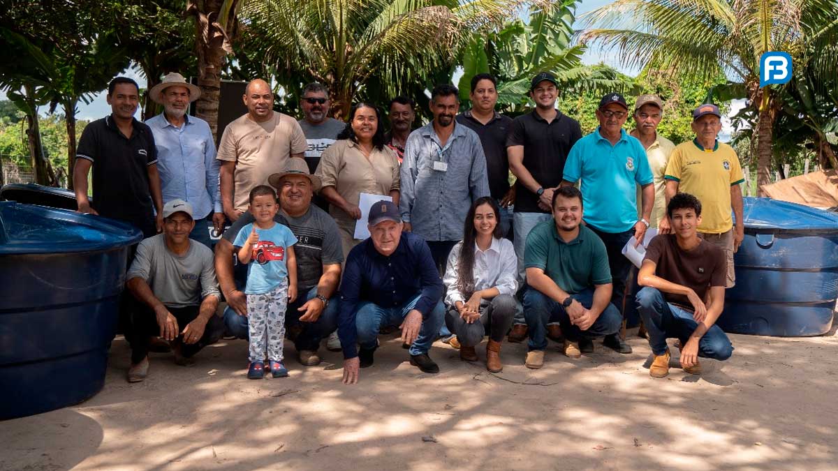 Prefeitura de LEM entrega kits de irrigação para pequenos agricultores do programa Terra Gentil