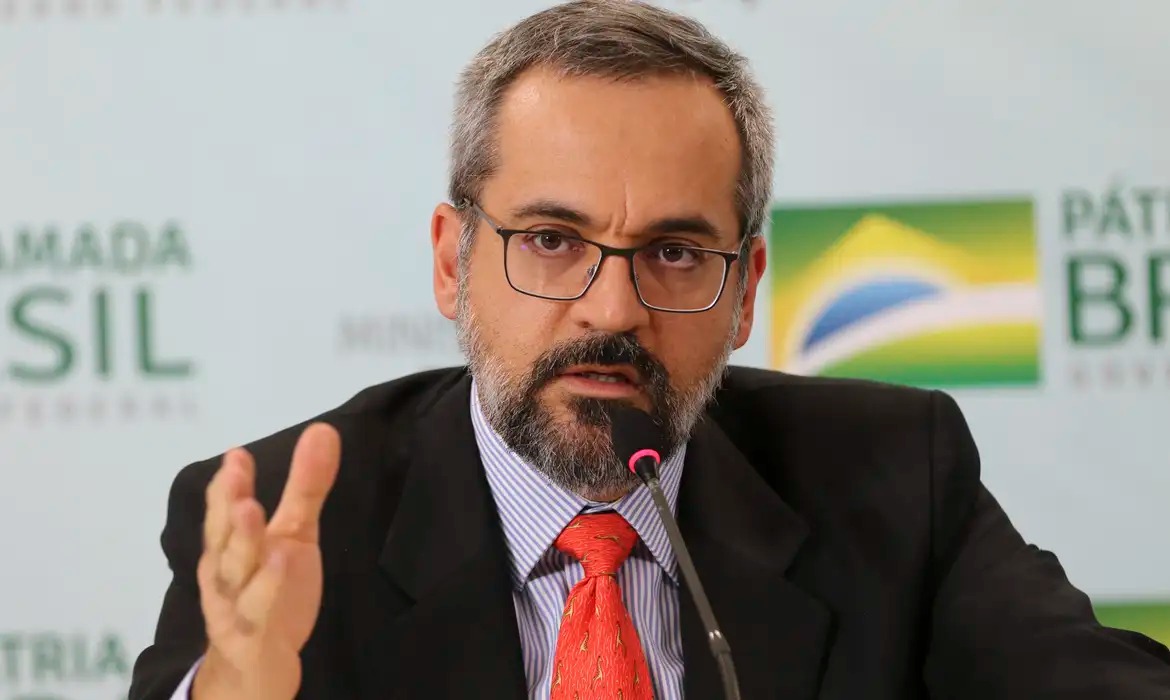 Abraham Weintraub anuncia intenção de disputar eleição presidencial em 2026