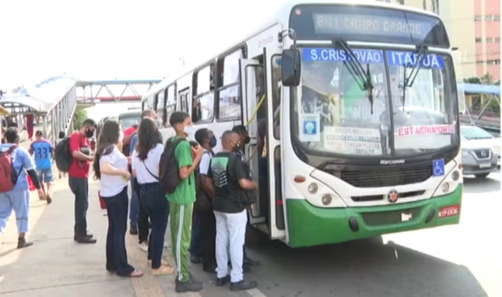 Rodoviários paralisam atividades por atraso salarial na Região Metropolitana de Salvador