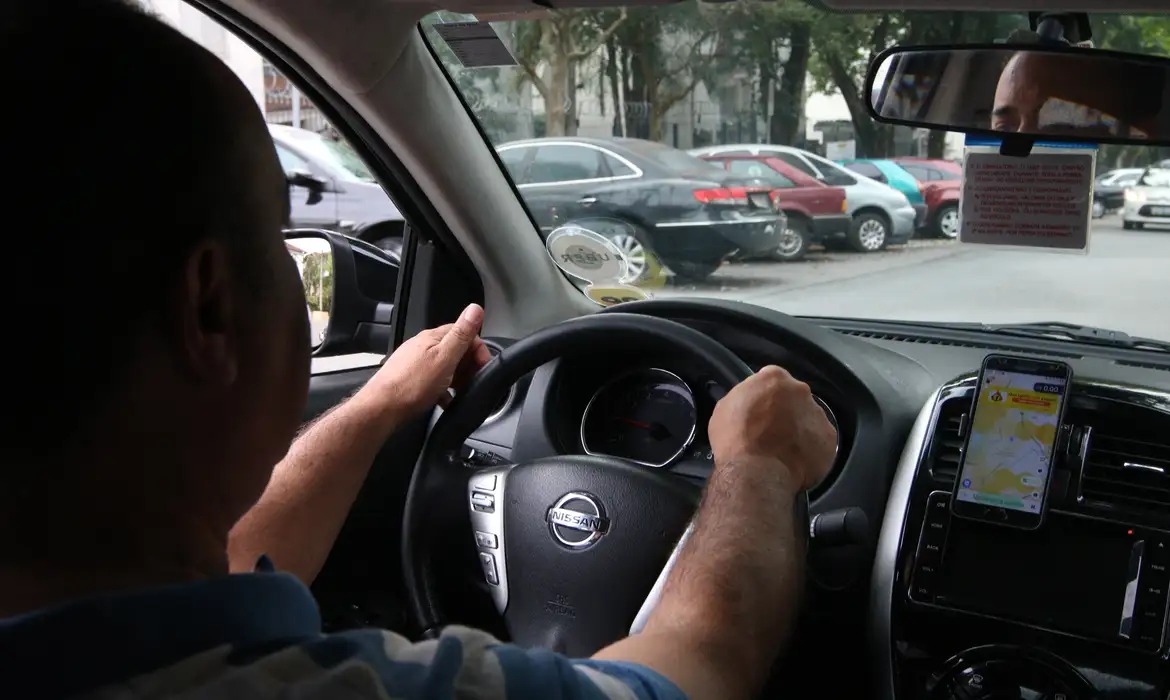 Motoristas de aplicativos em Salvador reclamam da violência e da baixa remuneração