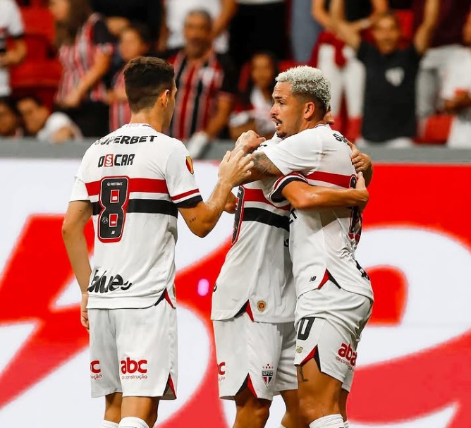 São Paulo empata com Velo Clube e adia classificação no Paulistão