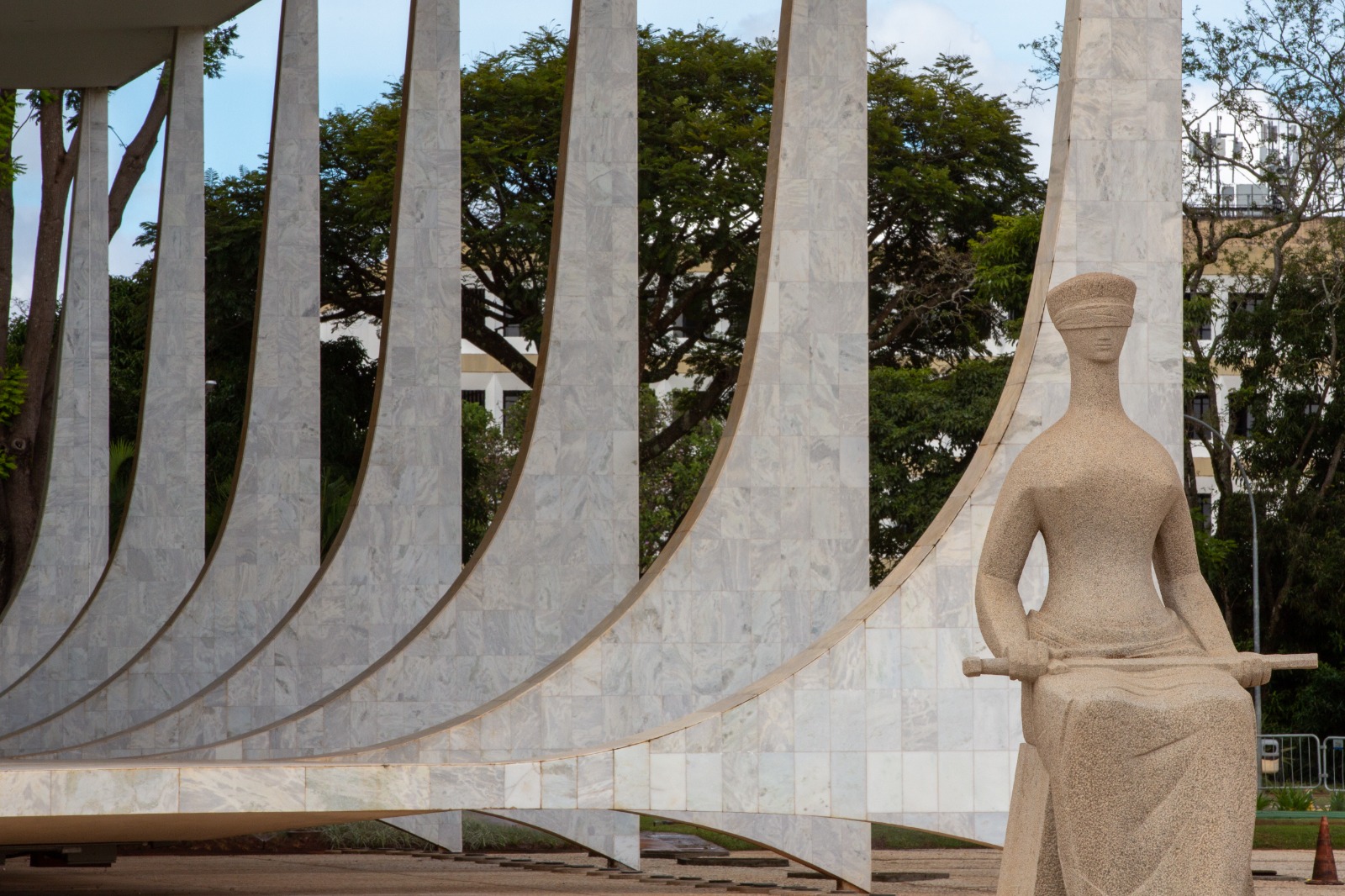 STF decide que deputados podem perder mandatos devido às 